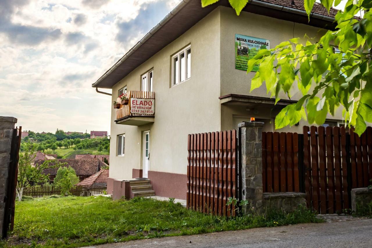 Farkaslaki Kulcsoshaz Lupeni (Harghita) Экстерьер фото